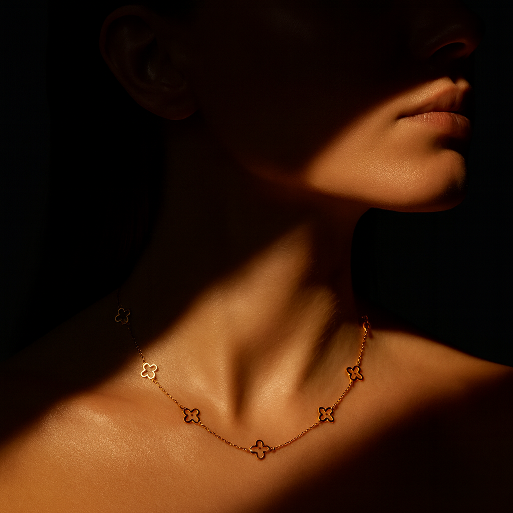 Colar Dourado Trevo de Quatro Folhas