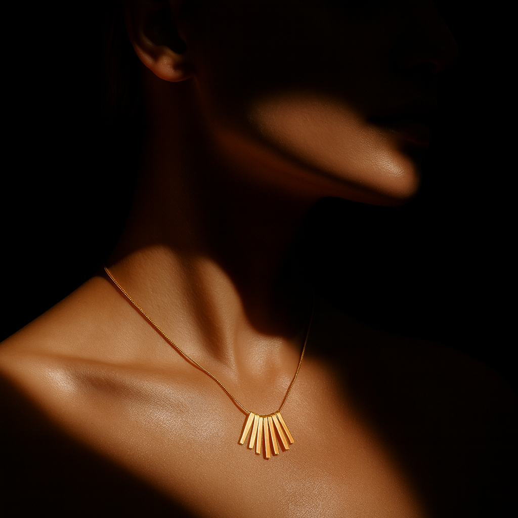 Colar Dourado com Barras Geométricas