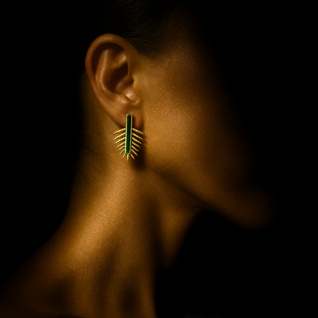 Brincos Folha Dourados com Detalhe Verde