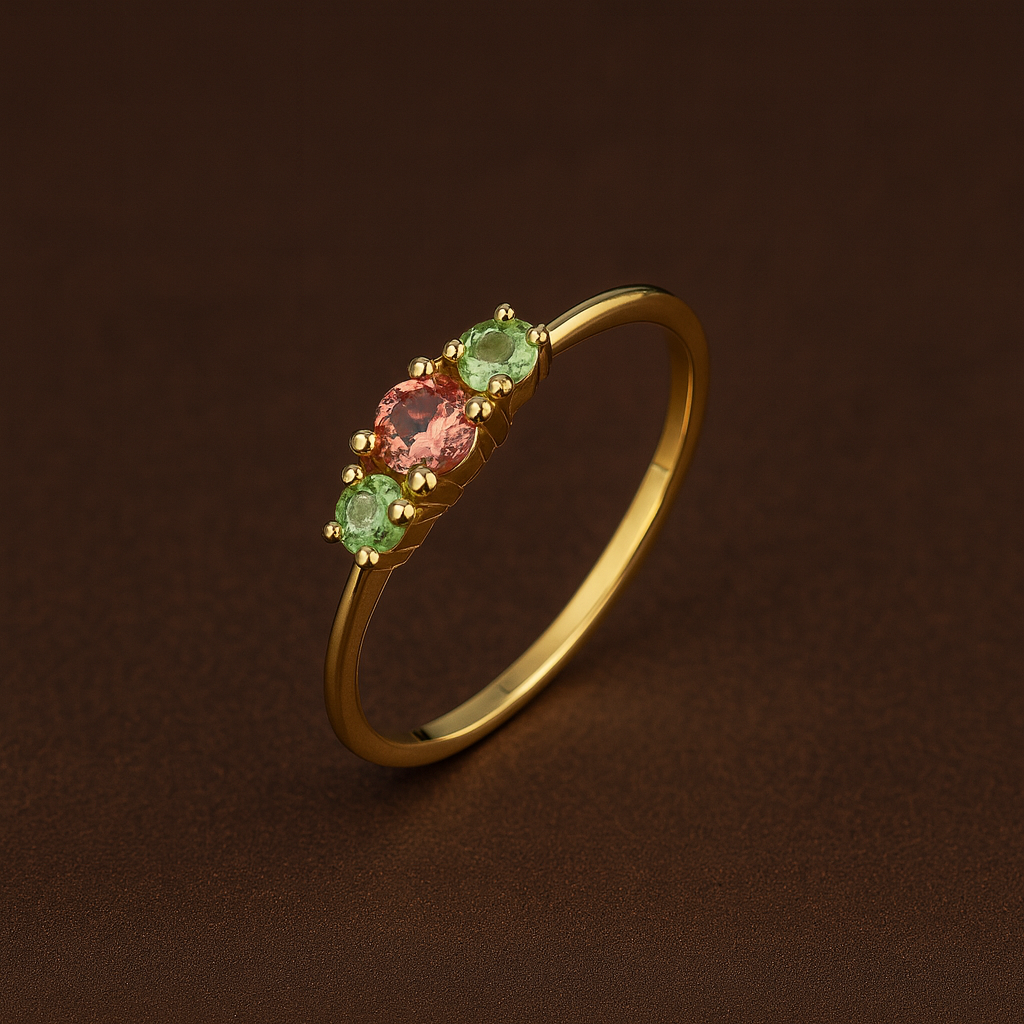 Anel Dourado com Três Minerais